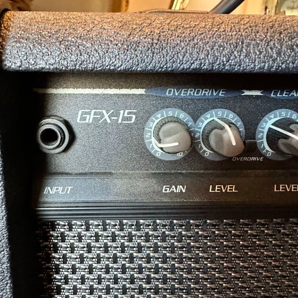 Crate DSP On Board GFX-15 Solid State Multifunction Guitar Combo Amplifier Black - Picture 4 of 7